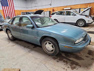 منظر 1996 BUICK REGAL GRAN SPORT، زاوية 4