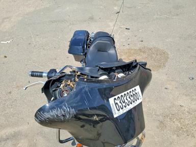 منظر 2013 HARLEY-DAVIDSON FLHX STREET GLIDE، زاوية 5