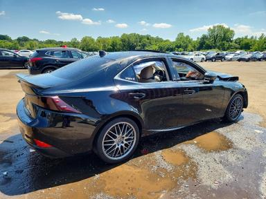 Vedere 2019 LEXUS IS 300, unghi 3