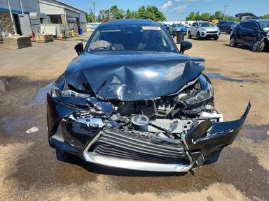 Vedere 2019 LEXUS IS 300, unghi 5