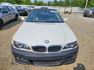 Vue de 2005 BMW 325 CI, angle 5