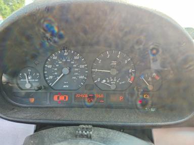 Vue de 2005 BMW 325 CI, angle 9