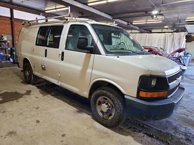 Вид 2012 CHEVROLET EXPRESS G2500, угол 4