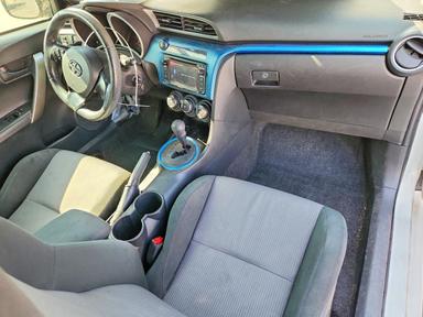 Vue de 2015 SCION TC BASE, angle 8