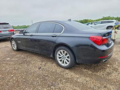 2013 BMW 740 LXI view, angle 2