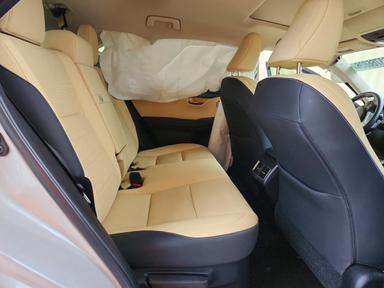 Vue de 2021 LEXUS NX300, angle 11