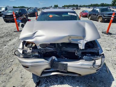 Vista de 1997 BUICK LESABRE LIMITED, ángulo 5