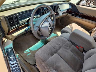 Vista de 1997 BUICK LESABRE LIMITED, ángulo 8