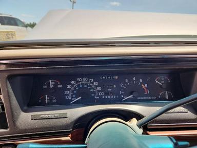 Vista de 1997 BUICK LESABRE LIMITED, ángulo 9