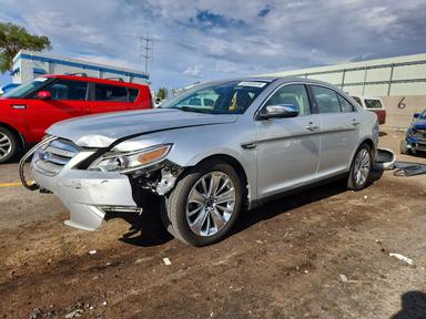Vue de 2010 FORD TAURUS LIMITED, angle 1