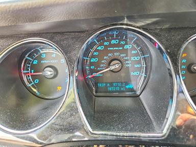 Vue de 2010 FORD TAURUS LIMITED, angle 9