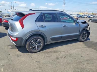 Vue de 2026 KIA NIRO LX, angle 3