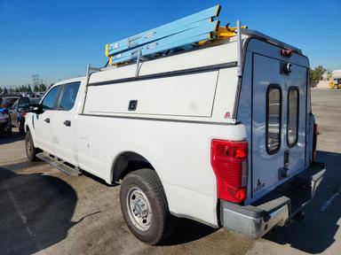 Вид 2021 FORD F250 SUPER DUTY, угол 2