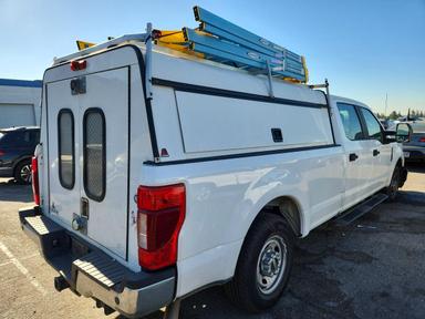 Вид 2021 FORD F250 SUPER DUTY, угол 3