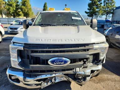 Вид 2021 FORD F250 SUPER DUTY, угол 5