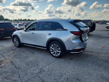 Vue de 2025 MAZDA CX-90 PREMIUM PLUS, angle 2