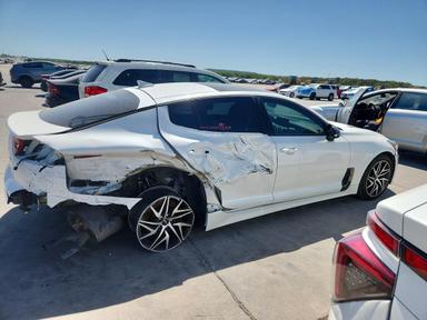 Vedere 2023 KIA STINGER GT LINE, unghi 3