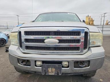 Vista de 2005 FORD F250 SUPER DUTY, ángulo 5