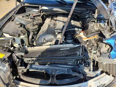 Vue de 2004 BMW 330 CI, angle 11