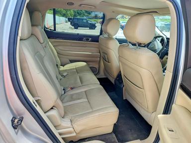 Vue de 2015 LINCOLN MKT, angle 11