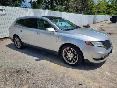 Vue de 2015 LINCOLN MKT, angle 4