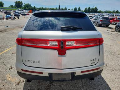 Vue de 2015 LINCOLN MKT, angle 6