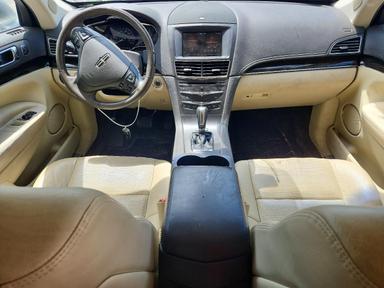 Vue de 2015 LINCOLN MKT, angle 8