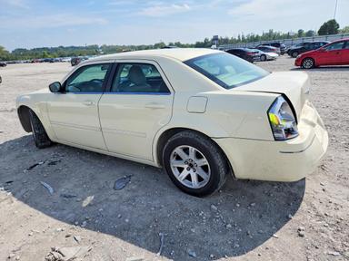 Vue de 2006 CHRYSLER 300 TOURING, angle 2