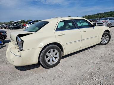 Vue de 2006 CHRYSLER 300 TOURING, angle 3
