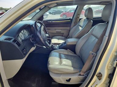 Vue de 2006 CHRYSLER 300 TOURING, angle 7
