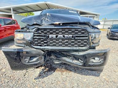 2023 RAM 3500 BIG HORN view, angle 5