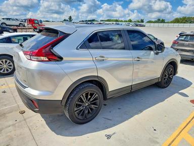 Vista de 2023 MITSUBISHI ECLIPSE CROSS LE, ángulo 3
