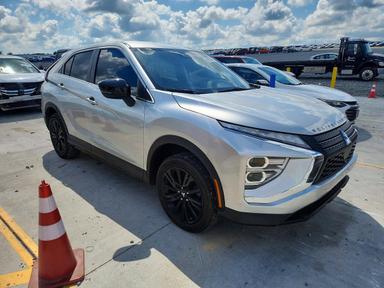 Vista de 2023 MITSUBISHI ECLIPSE CROSS LE, ángulo 4