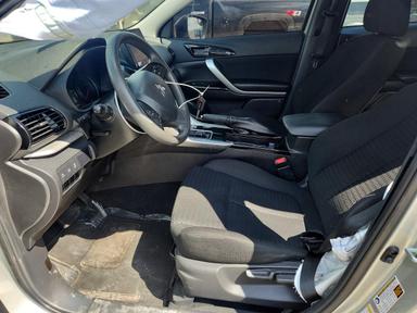 Vista de 2023 MITSUBISHI ECLIPSE CROSS LE, ángulo 7