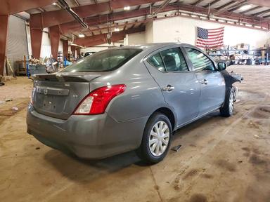 Vue de 2019 NISSAN VERSA SV, angle 3