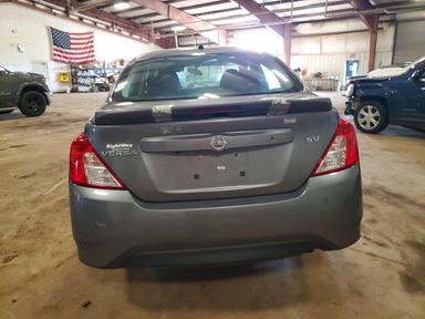 Vue de 2019 NISSAN VERSA SV, angle 6