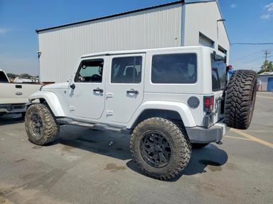 منظر 2013 JEEP WRANGLER UNLIMITED SAHARA، زاوية 2