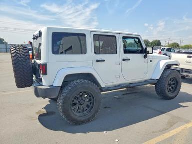 منظر 2013 JEEP WRANGLER UNLIMITED SAHARA، زاوية 3