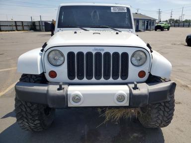 منظر 2013 JEEP WRANGLER UNLIMITED SAHARA، زاوية 5