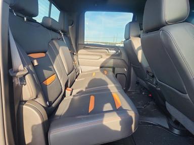 Vue de 2026 GMC SIERRA K2500 AT4, angle 10