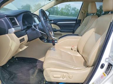 Вид 2016 TOYOTA HIGHLANDER XLE, угол 7