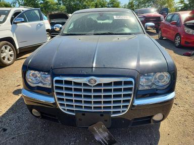 Vue de 2005 CHRYSLER 300C, angle 5