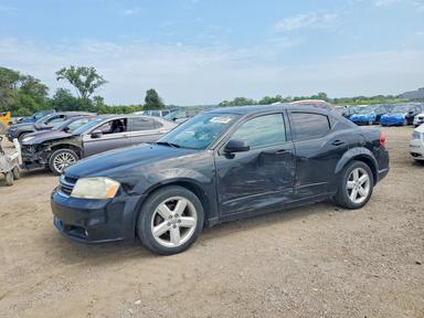 منظر 2013 DODGE AVENGER SXT، زاوية 1