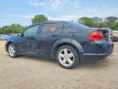 منظر 2013 DODGE AVENGER SXT، زاوية 2