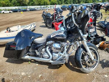 Vedere 2016 HARLEY-DAVIDSON FLHX STREET GLIDE, unghi 1