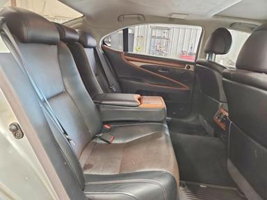 Vista de 2013 LEXUS LS 460L, ángulo 10