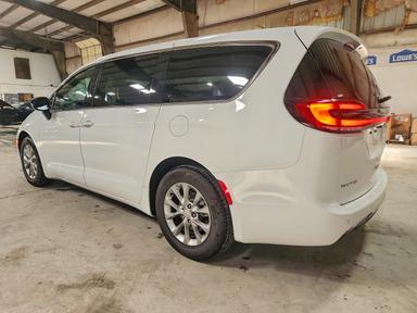 Vista de 2026 CHRYSLER PACIFICA LIMITED, ángulo 2