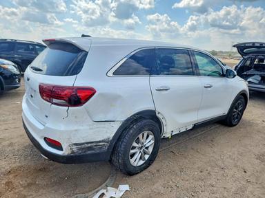 منظر 2020 KIA SORENTO S، زاوية 3