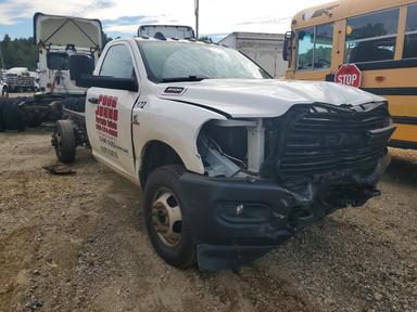 Vue de 2022 RAM 3500, angle 4