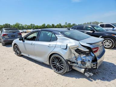 منظر 2023 TOYOTA CAMRY XSE، زاوية 2